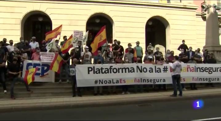 CEP TV. Participamos en concentración en Santa Cruz de Tenerife en contra de la reforma de la LOPSC